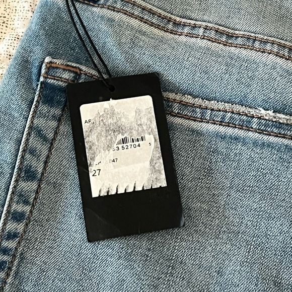 JOE'S JEANS BOYFRIEND CROP STRAIGHT LEG MEDIUM WASH JEANS NWT WOMEN'S SIZE 27 - Picture 8 of 16